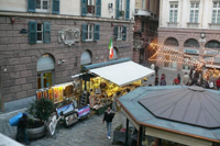 Genova piazza con mercato