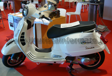 Vespa con plastica riciclata Vespa con plastica riciclata