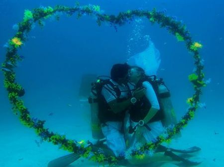 underwater-wedding