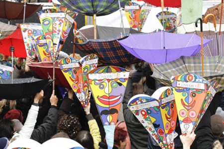 Carnevale di Fano - Il getto (Fonte: www.carnevaledifano.eu) Carnevale di Fano - Il getto