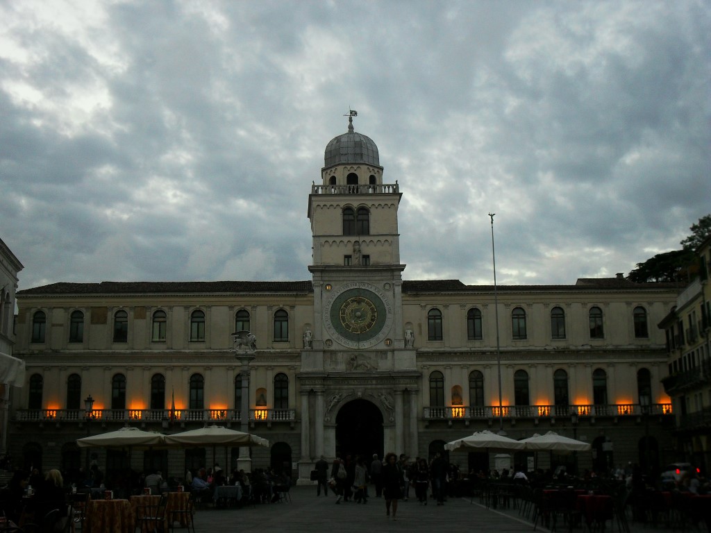 Piazza dei Signori al tramonto